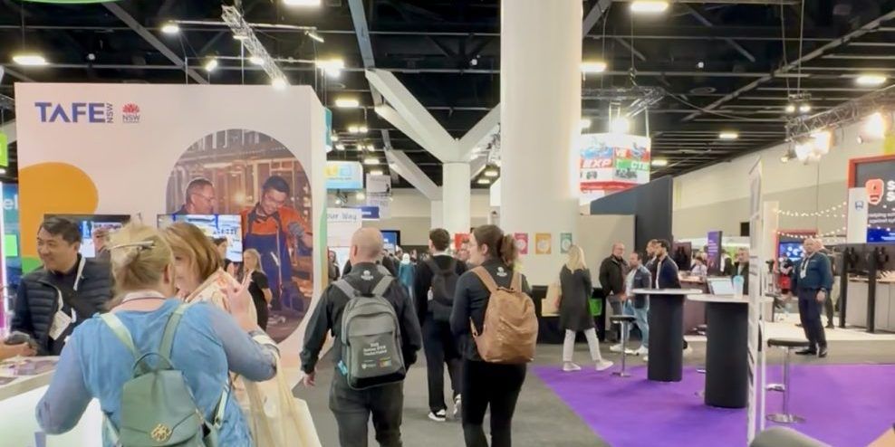 blnk-edutech-2025-988x1024-panorama